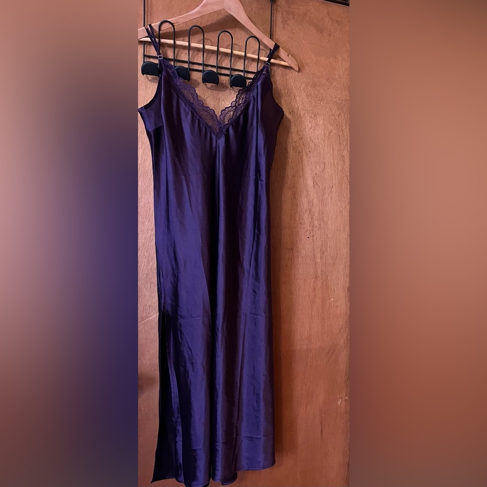 V-neck sleep chemise. ***lowest price ****